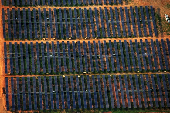 apple-data-center-solar-panels